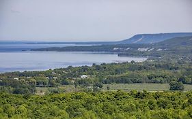 Irish Mountain Suites